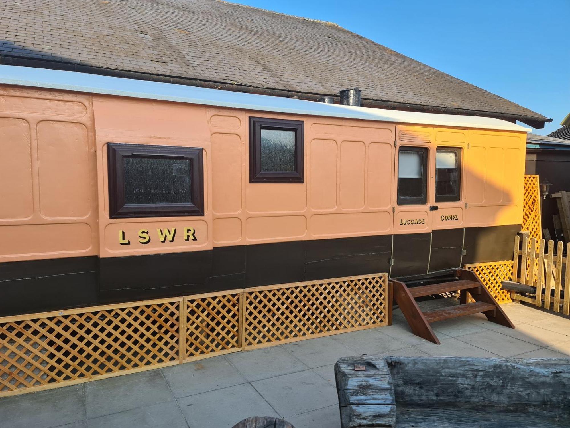 Stonehenge Inn & Shepherd'S Huts Bulford Rum bild
