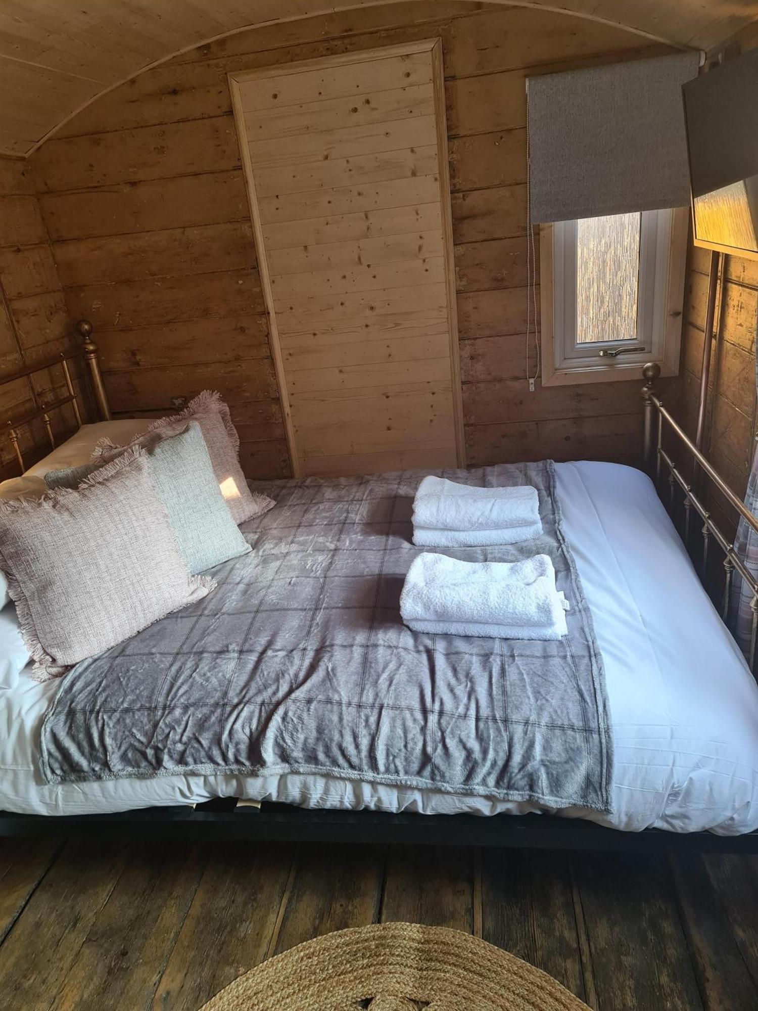 Stonehenge Inn & Shepherd'S Huts Bulford Rum bild