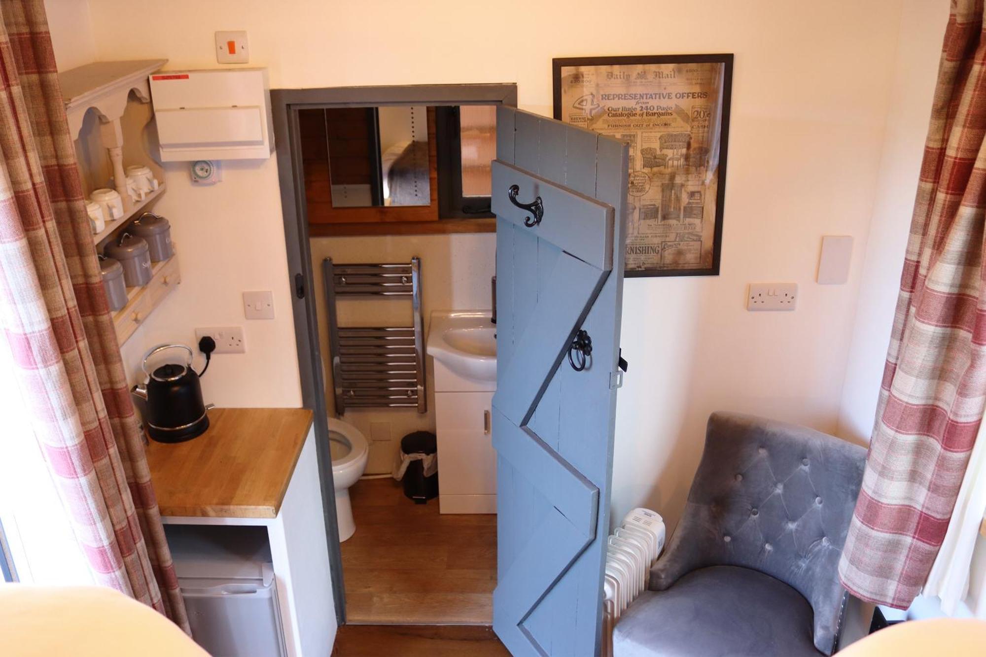 Stonehenge Inn & Shepherd'S Huts Bulford Rum bild