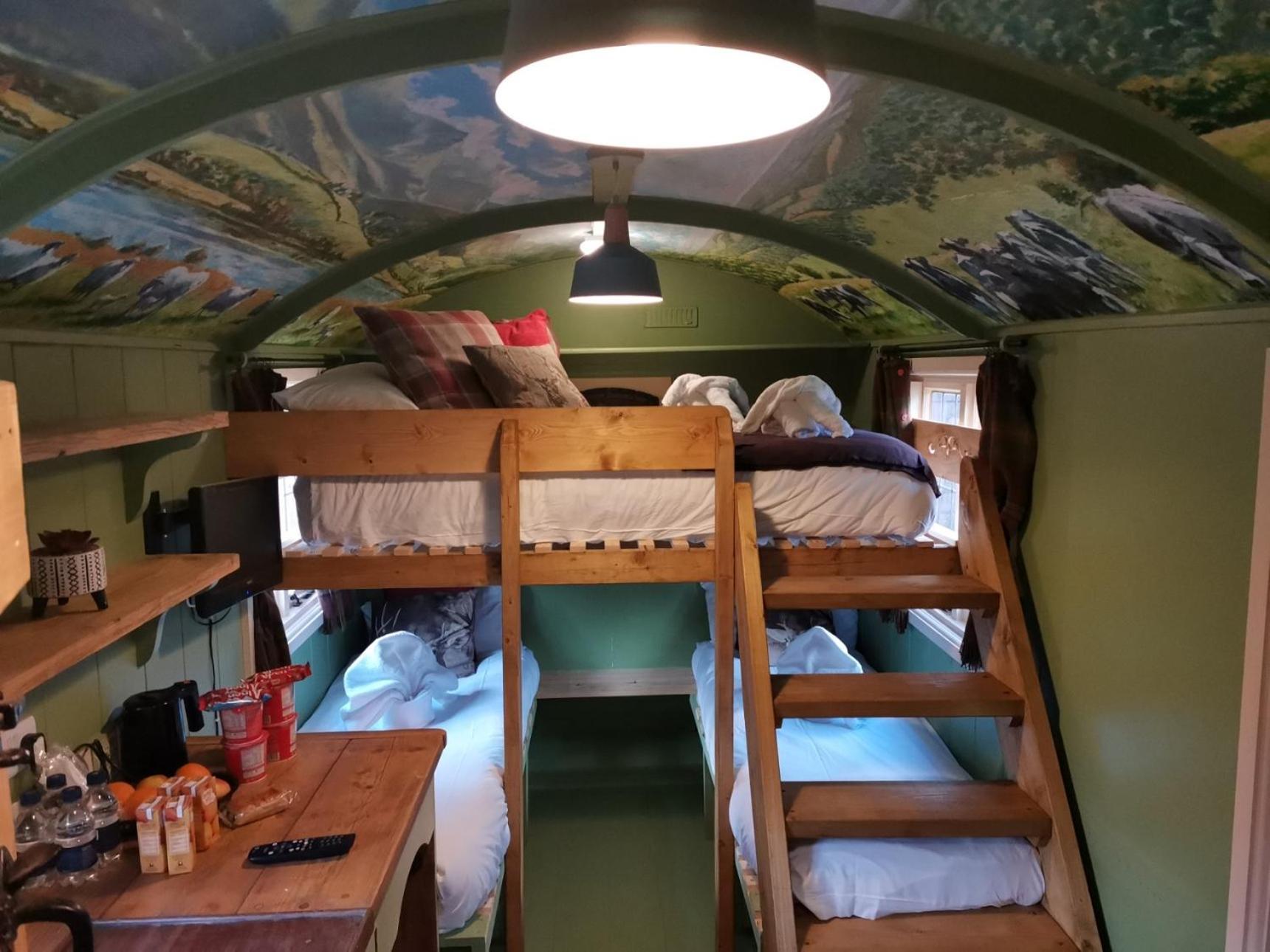 Stonehenge Inn & Shepherd'S Huts Bulford Rum bild