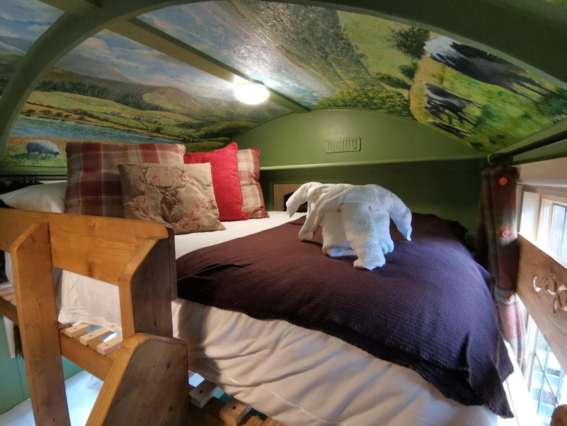 Stonehenge Inn & Shepherd'S Huts Bulford Rum bild