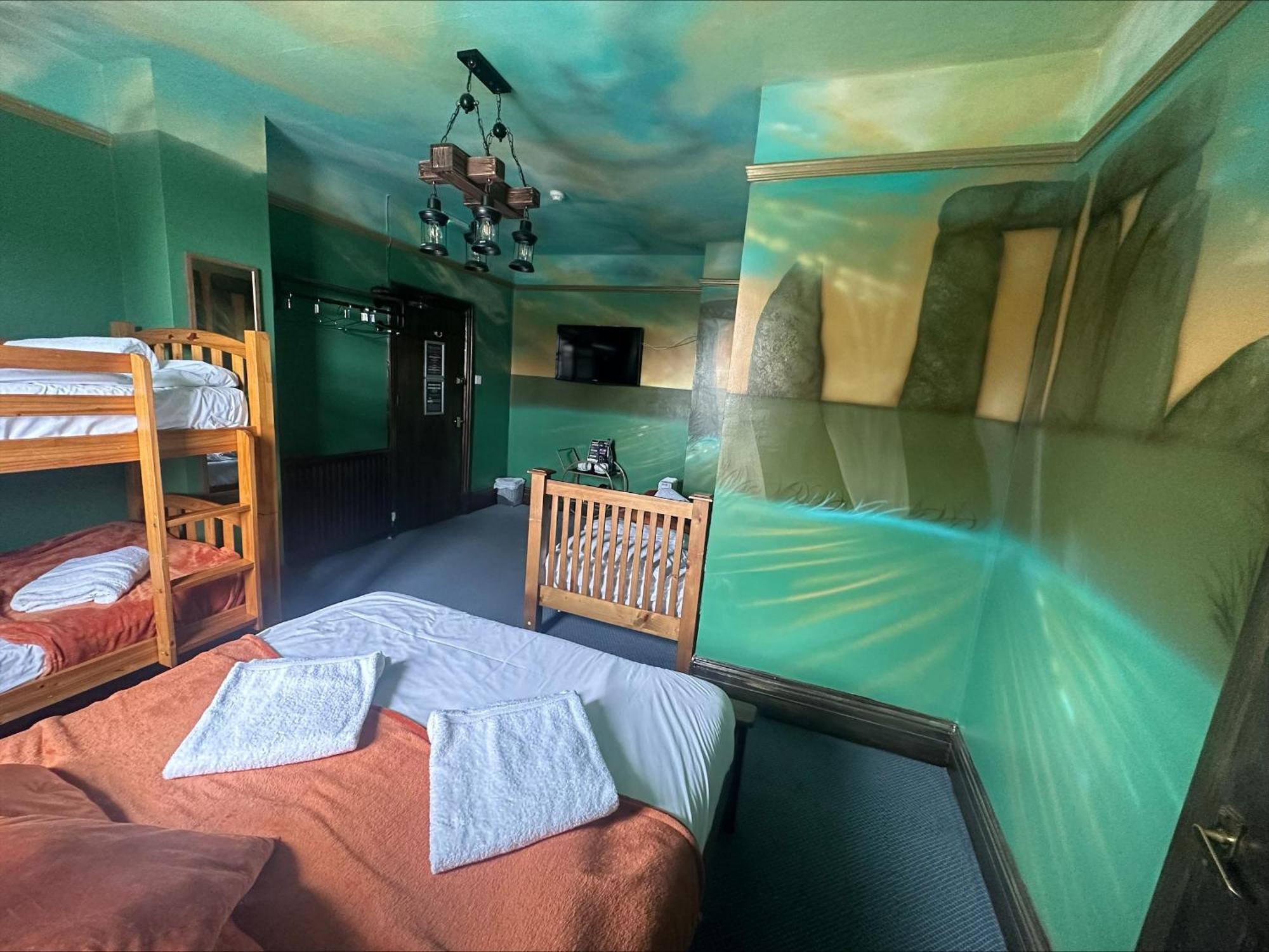 Stonehenge Inn & Shepherd'S Huts Bulford Rum bild