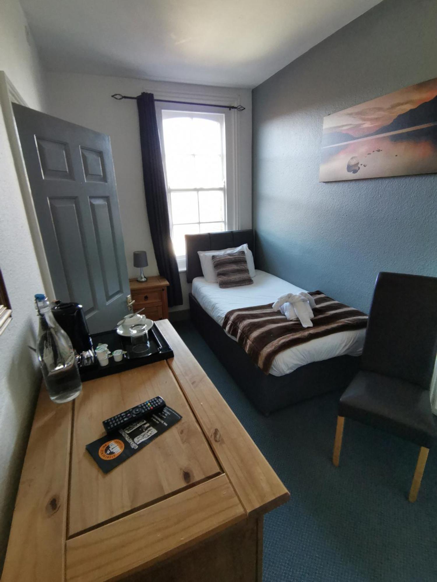 Stonehenge Inn & Shepherd'S Huts Bulford Rum bild