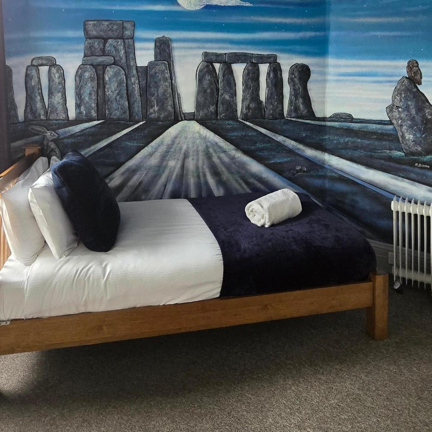 Stonehenge Inn & Shepherd'S Huts Bulford Exteriör bild