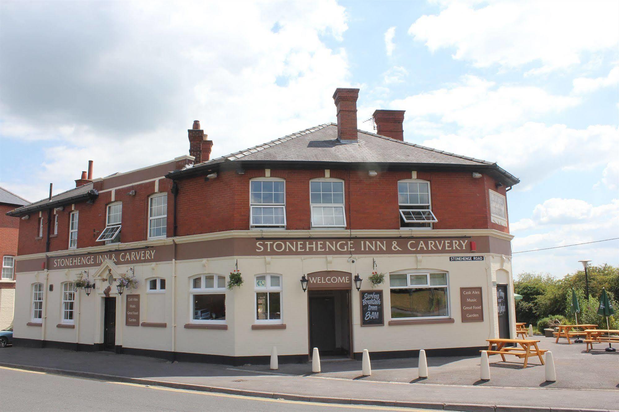 Stonehenge Inn & Shepherd'S Huts Bulford Exteriör bild